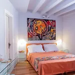 Selena - 1830s Art-house In Vaporia, 50m From Asteria Ermupoli