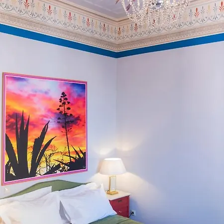 Casa de hóspedes Selena - 1830s Art-house In Vaporia, 50m From Asteria Hermópolis