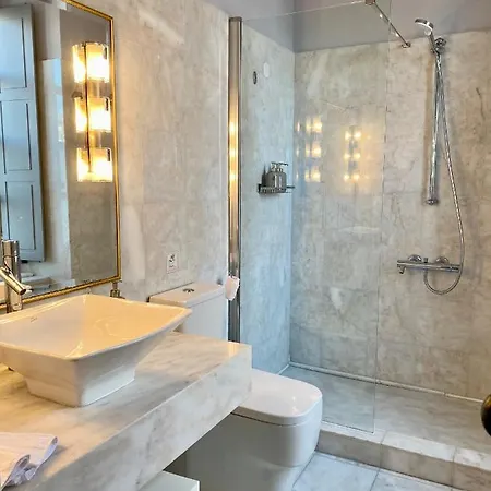 Selena - 1830s Art-house In Vaporia, 50m From Asteria 4*