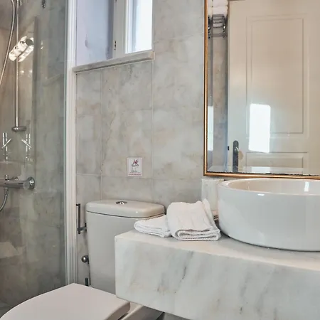 Gasthuis Selena - 1830s Art-house In Vaporia, 50m From Asteria