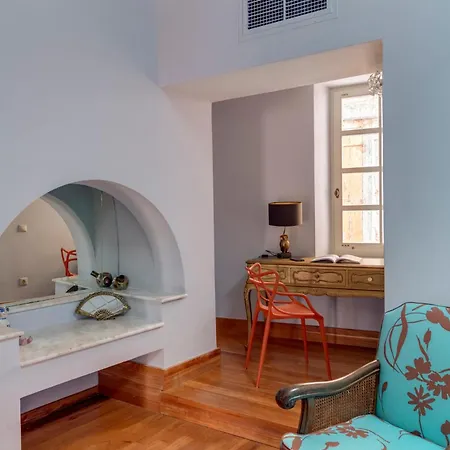 Selena - 1830s Art-house In Vaporia, 50m From Asteria Gasthof Ermoupoli